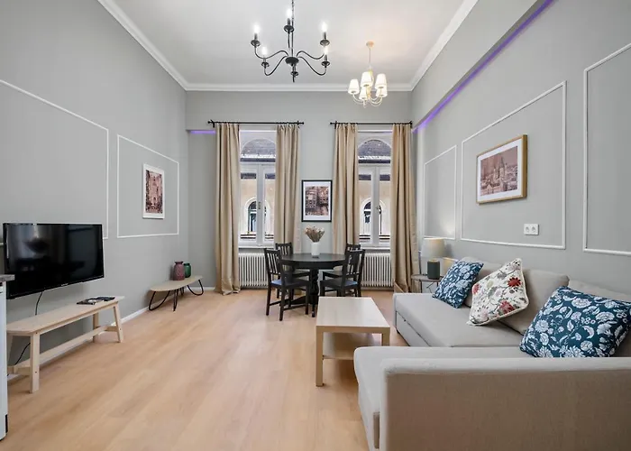 Venus Apartments - Akacfa I
