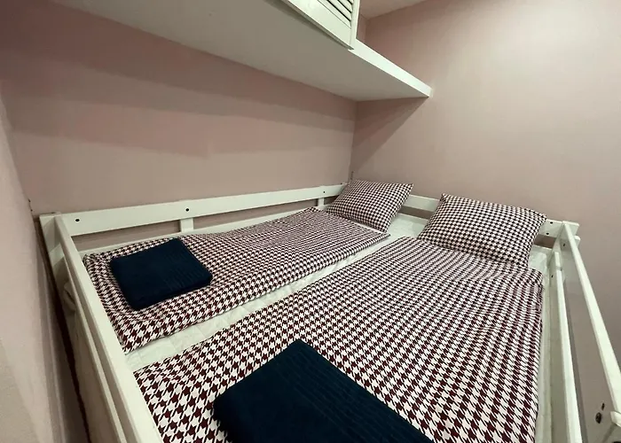 Deluxe Sapphire Residency - 4 Bedrooms