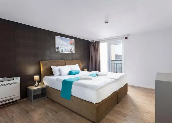 Hotel Mika Downtown