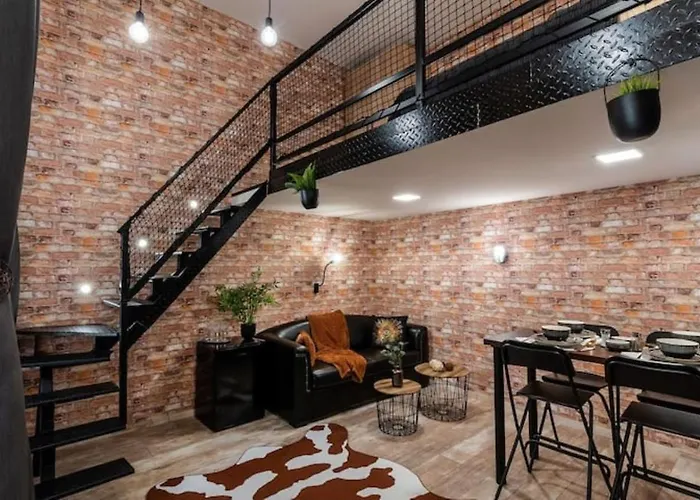 Very Stylish And Central Ac Apartment