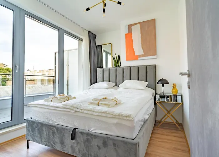 Central Apartment Budapest ~ Roof Terrace/Ac/Indoor Parking