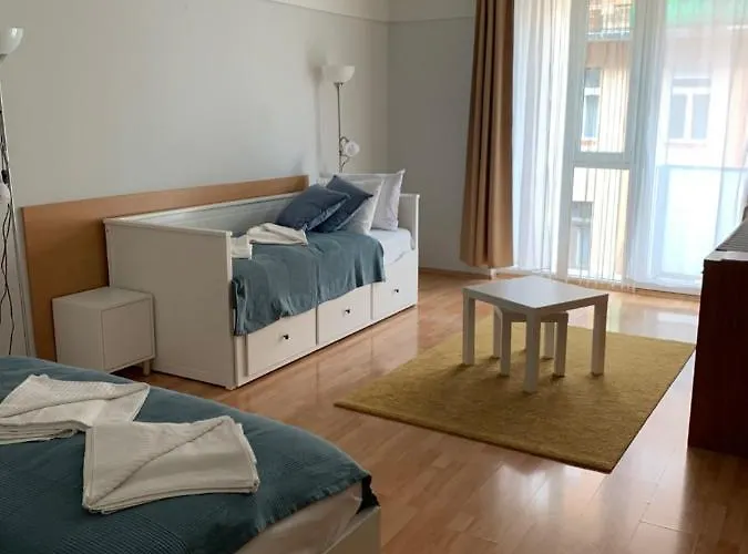 Hi Downtown Apartment A12