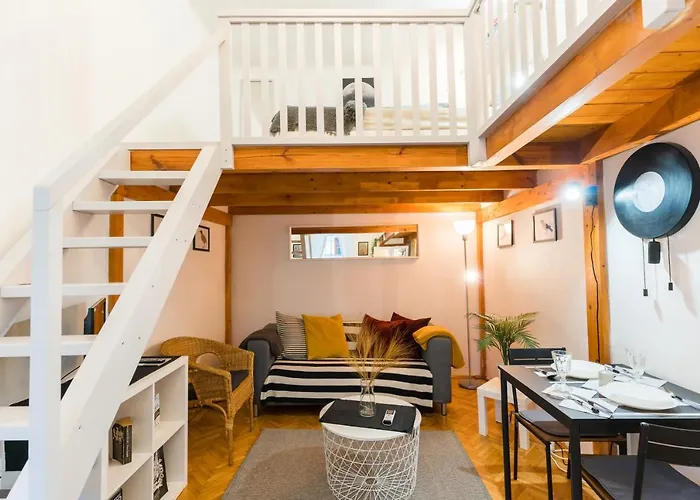 Lovely Little Loft Studio In The Heart Of Budapest