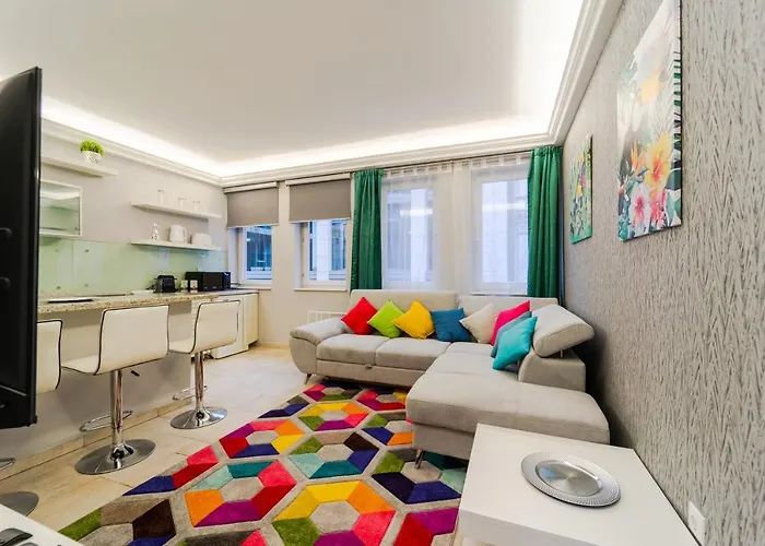 Andrassy Avenue Exclusive