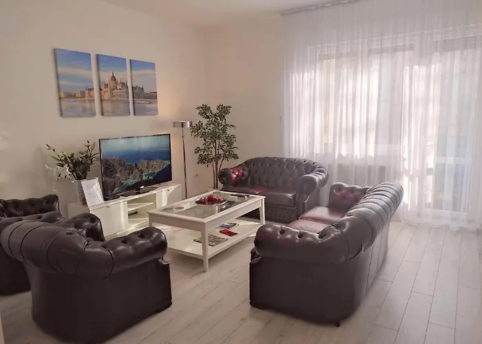 Pannónia Luxury Apartman with WIFI&Balcony