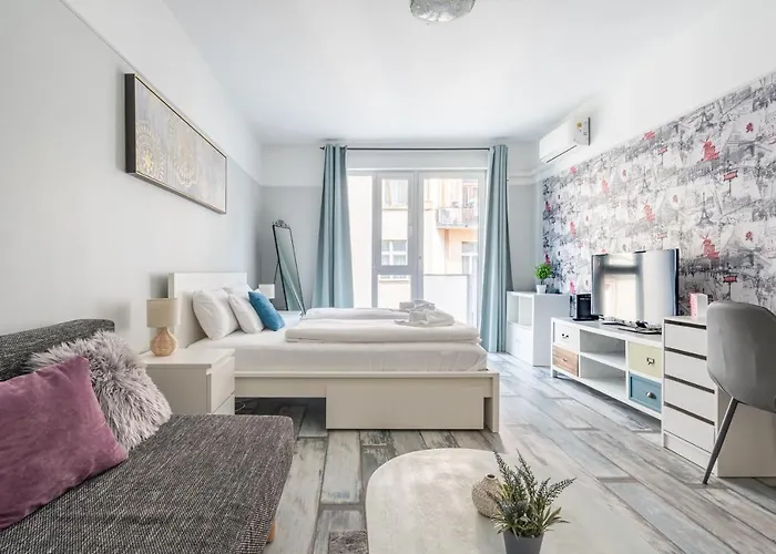 Blue Sky Apartment