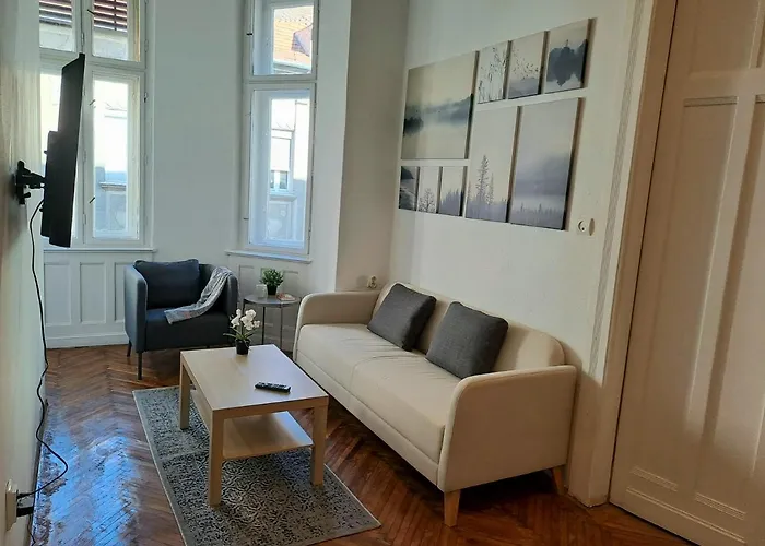 Emerald Apartment