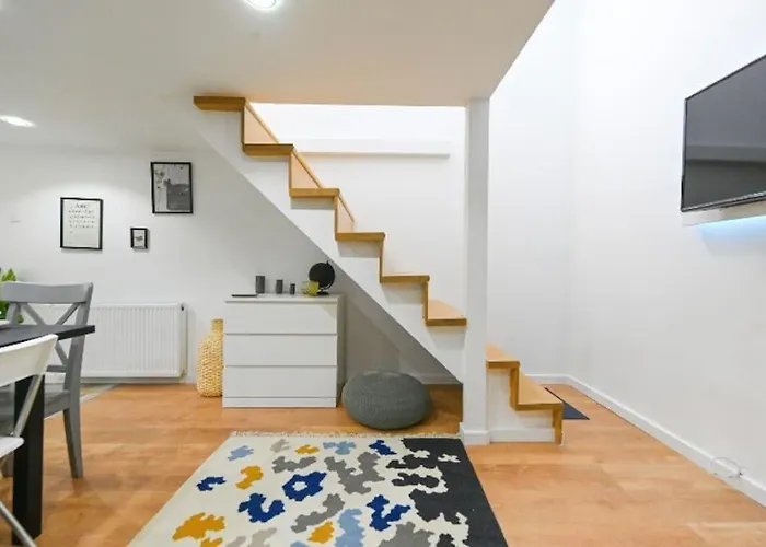 2 Bedroom Flat In Damjanich Str., Hirsch