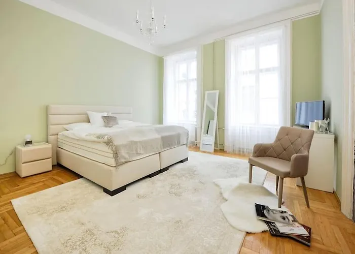 Danubio **** 3 Bedrooms - Next To The River