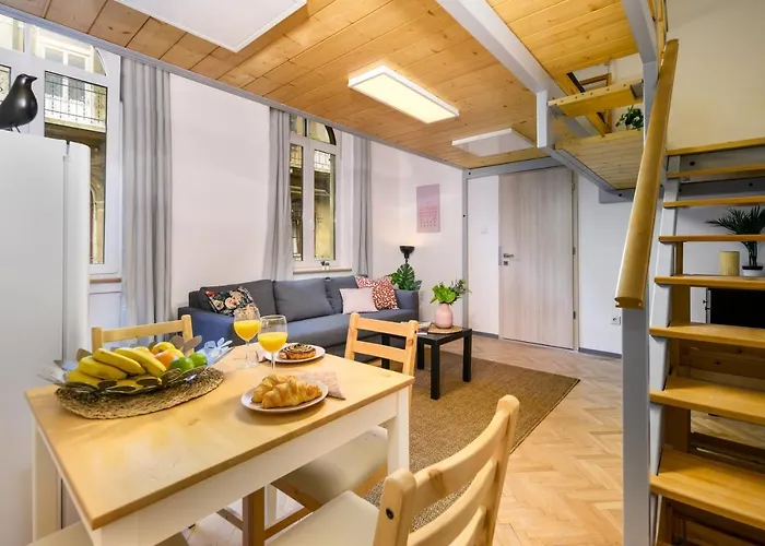 Avenue Loft Apartments J52