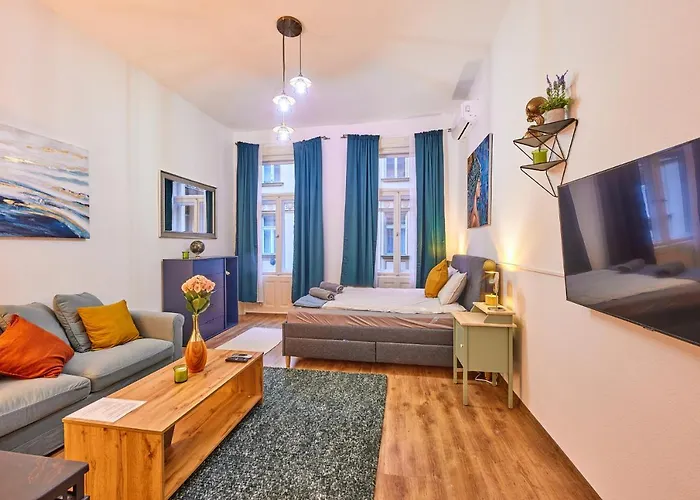 Uhu\'S Golden Soho Residence
