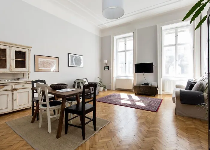 King Rustik & Central Apartment
