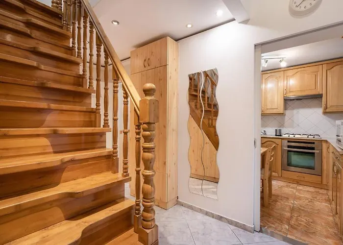 Cozy 3 Bedrooms In 7St Districht