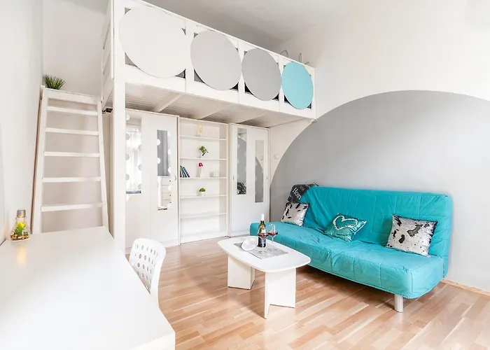 Sunny Dots Apartment - Free Parking!