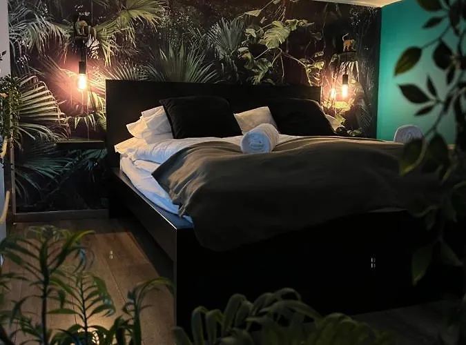 Jungle Inn