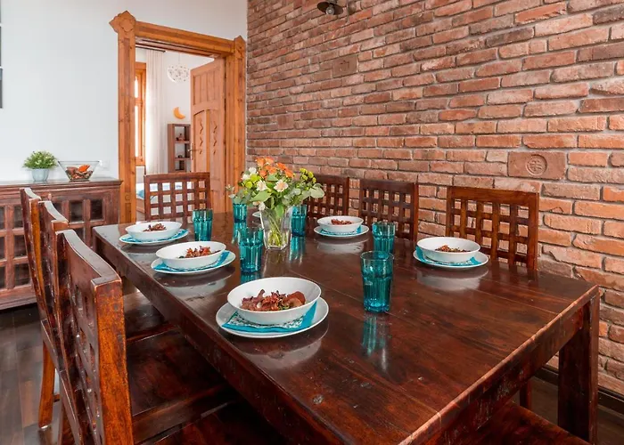 Supercentral Spacious Apartment