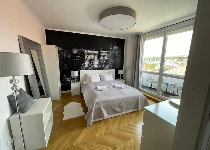 Budacastle Panoramic Luxurious Family Apt, Free Parking Included