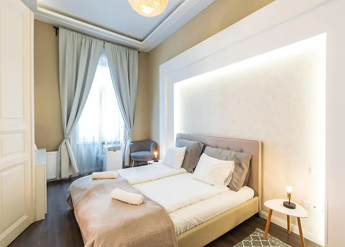 Spacious Luxury Apartment At The Heart Of Budapest