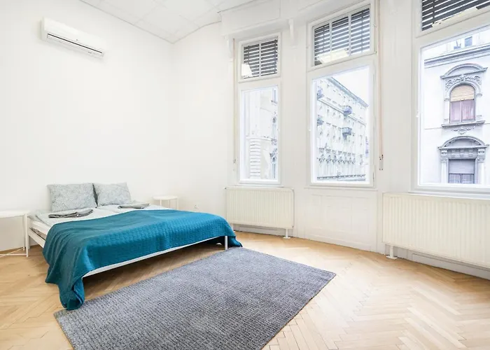 Hg Apartments
