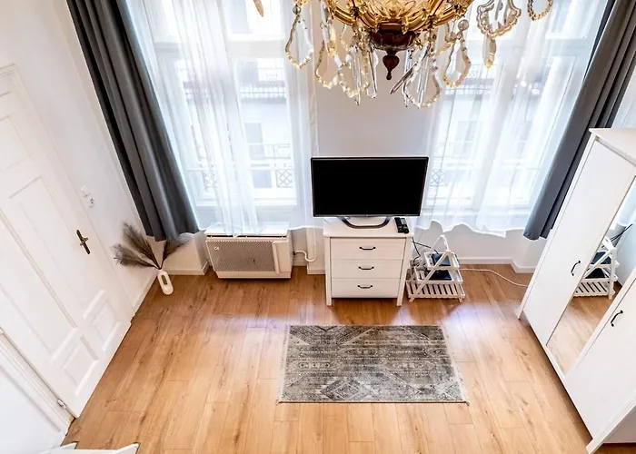 Nora Apartment - At The Danube