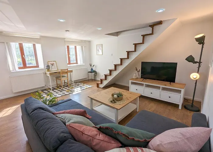 Stylish 2-Bedroom Apartment In Central Budapest