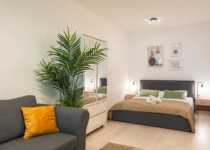 Modern Newly-Built Home By The New York Cafe