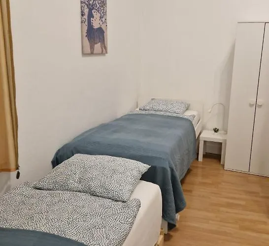 Cosy Apartment, Good Location, Cheap Parking In 50M
