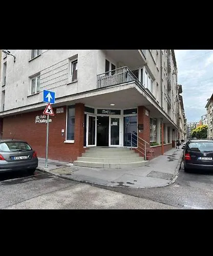 Viola Hostel