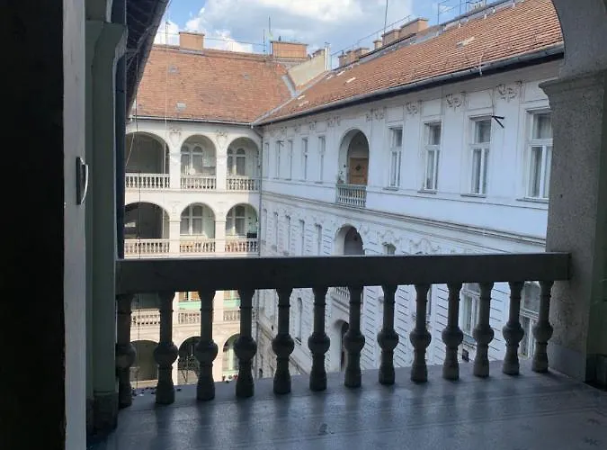 Somogyi Bela Apartments