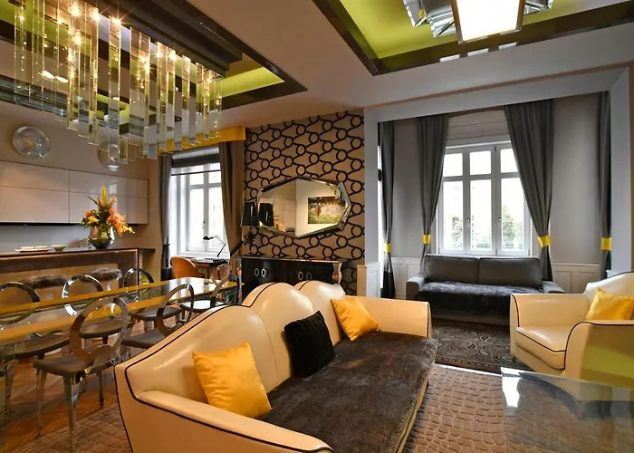 Luxuryflat Near Centre On118 Sqm, 3Br,2Bth,8Bed,Ac