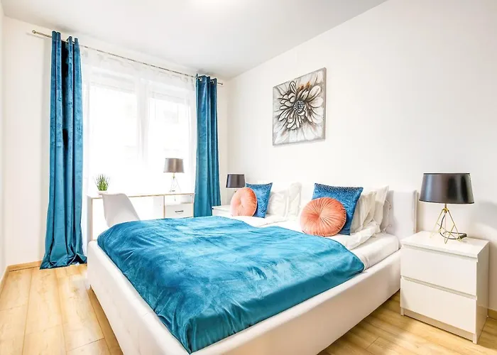 Modern Apartment With Free Garage And Balcony In The Downtown