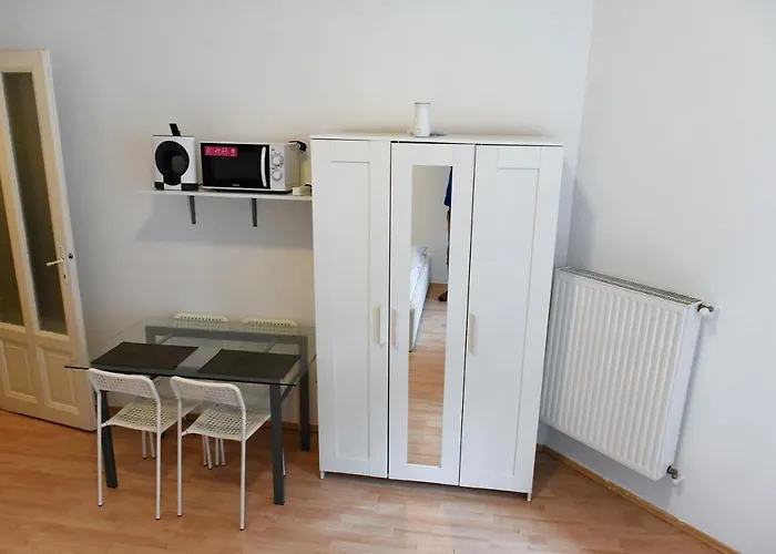 Glossy Wise Apartment