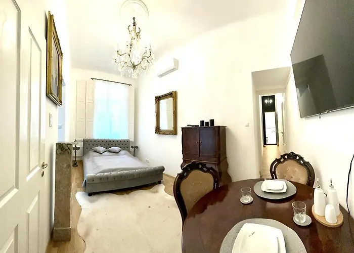 Central River Apartment Danube