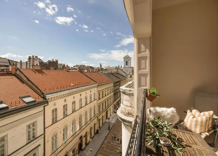 Walk To Vaci Street - Live In Lux Designer Apt W/ Amazing Views