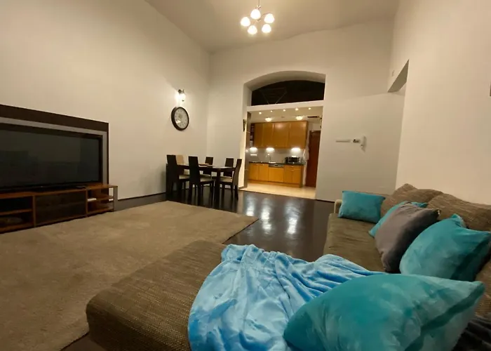 Best Location In The Heart Of The City, 2 Bedrooms, 2 Bathrooms