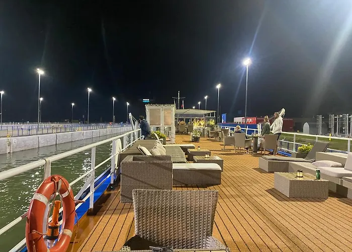 Diana Cruises