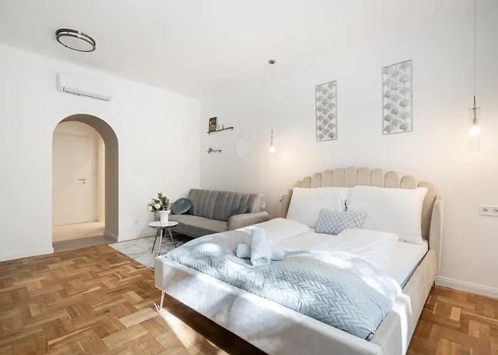 D71 - Central Cozy Suite, Best Location By Bqa
