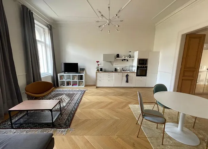 City Center 3, Elegant And Cozy 2Br In City Center!