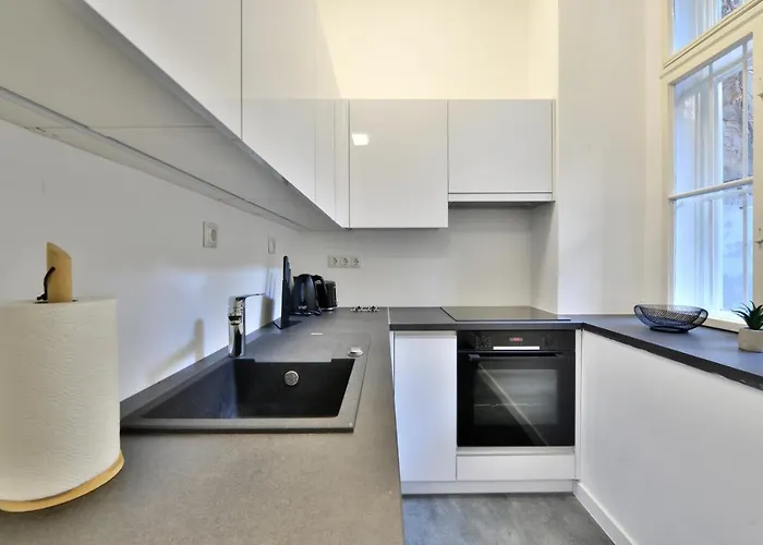Central Newly Built Apartment, Aradi