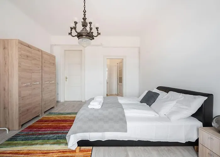 Szentkiralyi Apartman 1