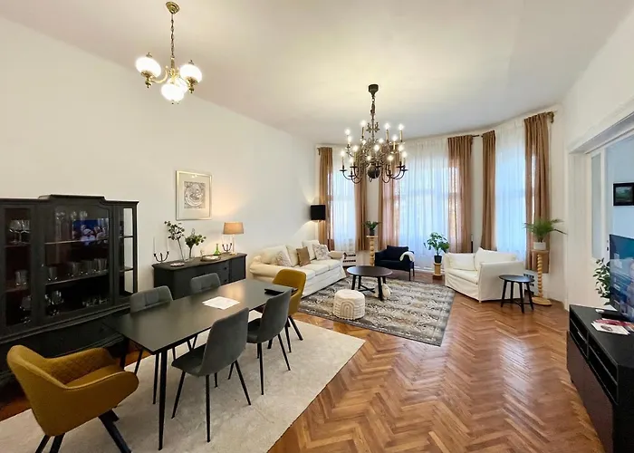 Hillside Luxury Residence Budapest With Free Garage