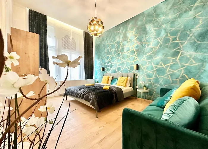 Luxory Design Apartment#Bakats#Freeparking#8Ppl