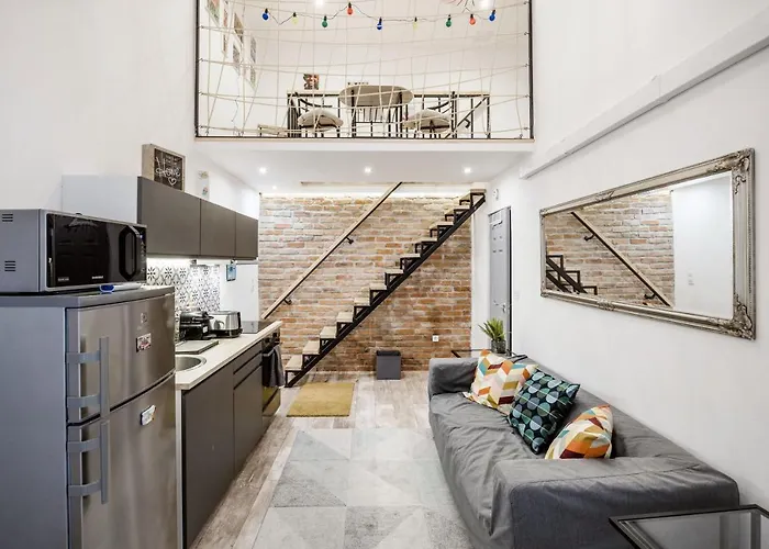Lovely Apartment With Mezzanine Near The Danube