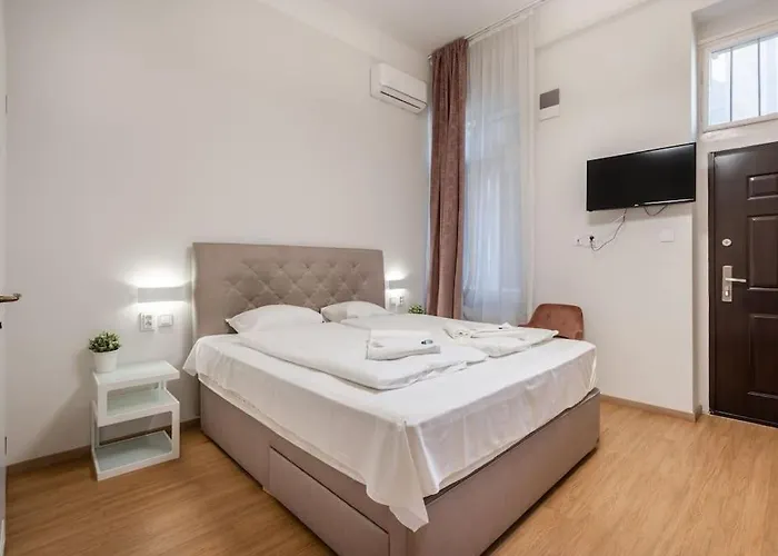 Klauzal Garden City Apartments- Studio K31