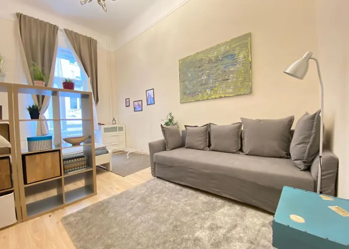 Wesseleny Apartment Near Synagogue With Ac After Renovation