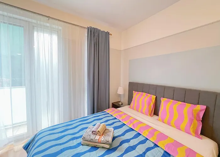 Acacia Aparhotel-Near New York Cafe