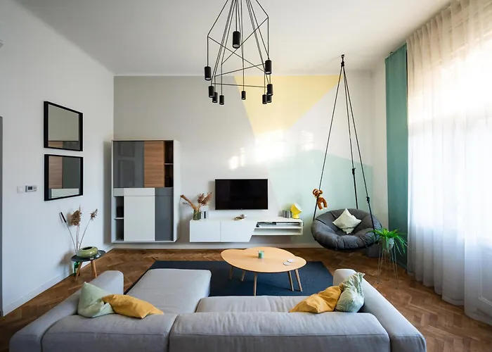 Modern, Design Lakas A Margit-Sziget Mellett