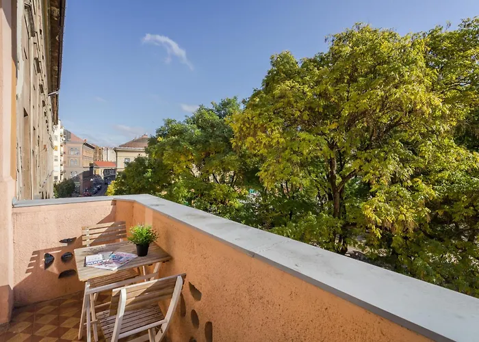 Klauzal Garden City Apartments