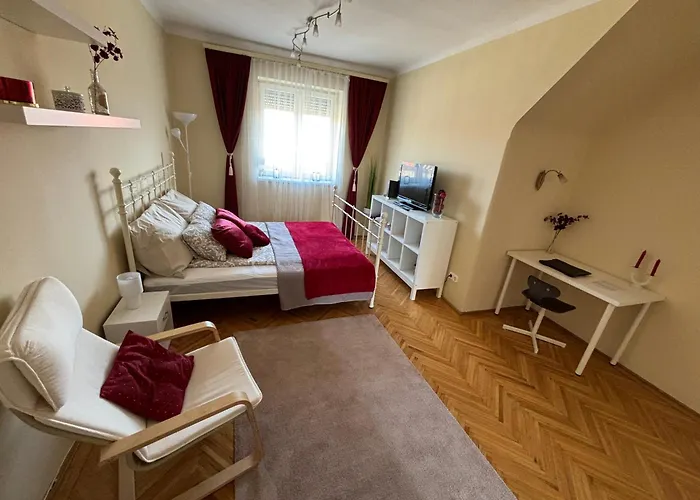Downtown Hideaway Apartman