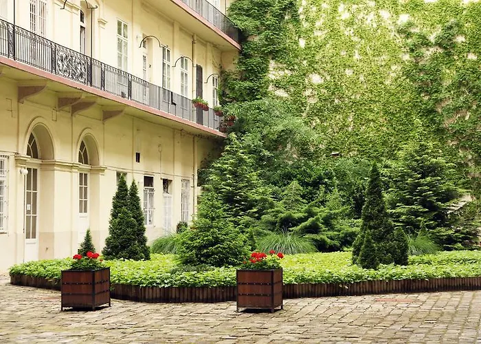 Classic Central Apartment